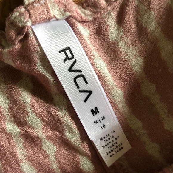 RVCA romper- size Medium. - Picture 2 of 2